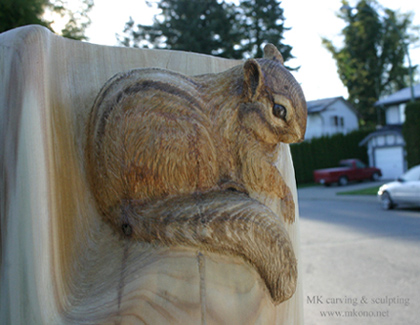Chipmunk wood carving _side_up
